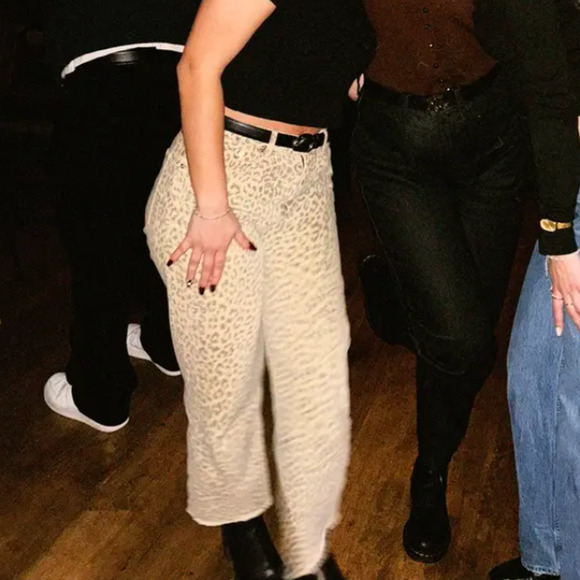 Le Jean Leopard Barrel Jeans Size 24 Baggy Ankle Raw Hem Animal Designer $300 - Picture 5 of 16